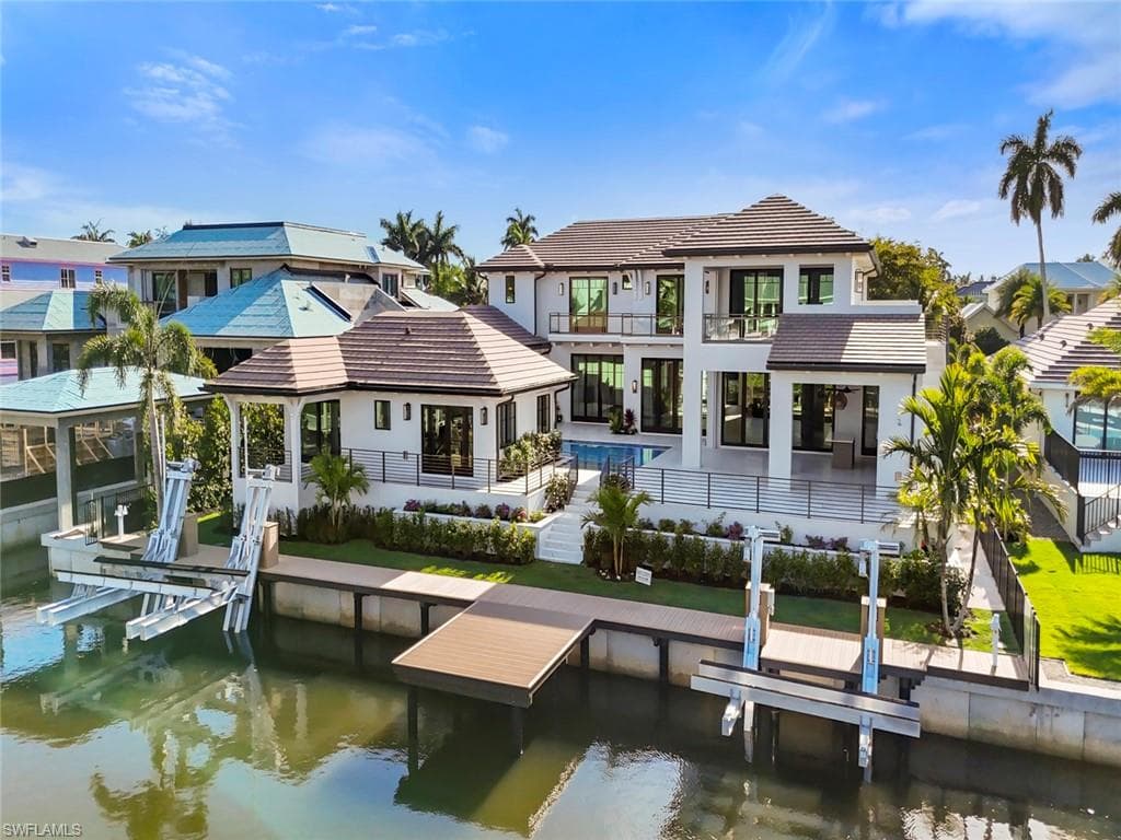1707 3rd ST S NAPLES, FL 34102