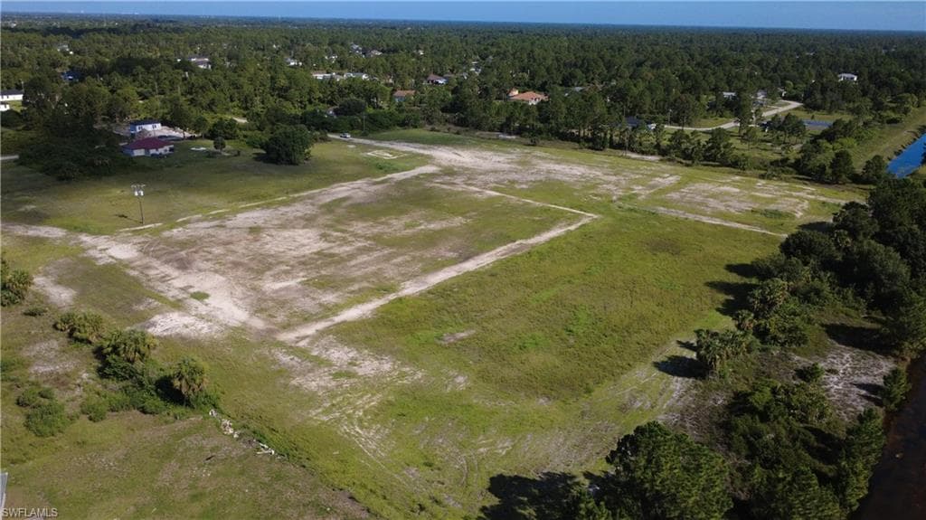 1053 Gladys ST LEHIGH ACRES, FL 33974