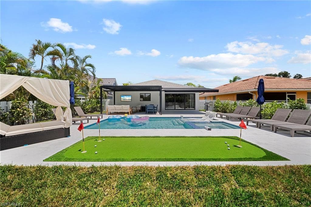 778 109th AVE N NAPLES, FL 34108