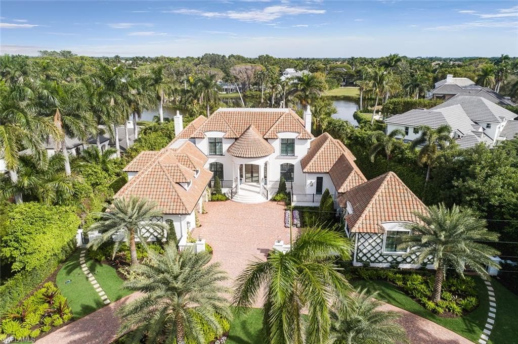 2595 Half Moon WALK NAPLES, FL 34102