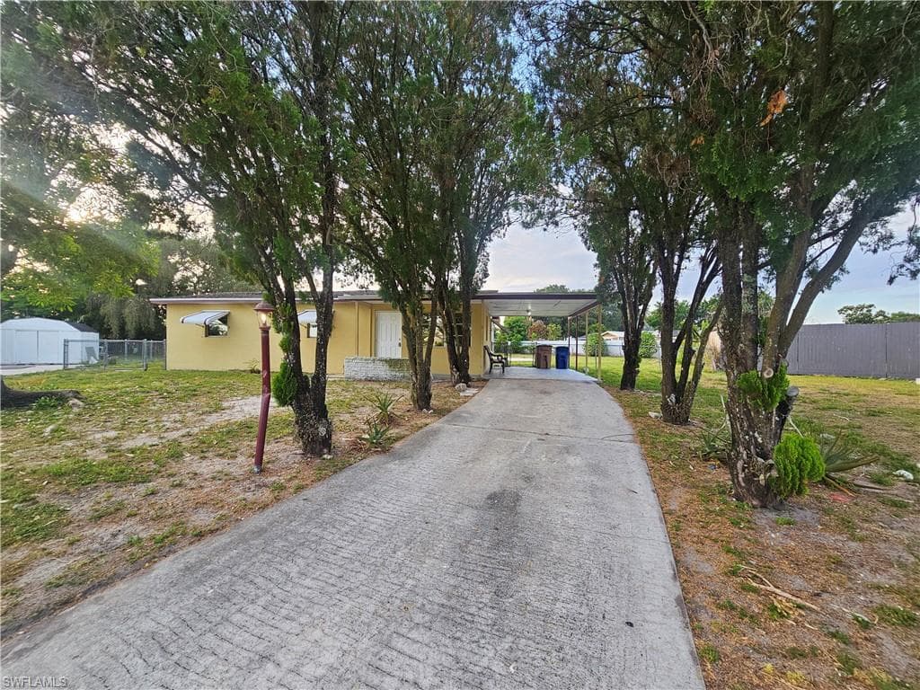 423 Morgan CIR S LEHIGH ACRES, FL 33936
