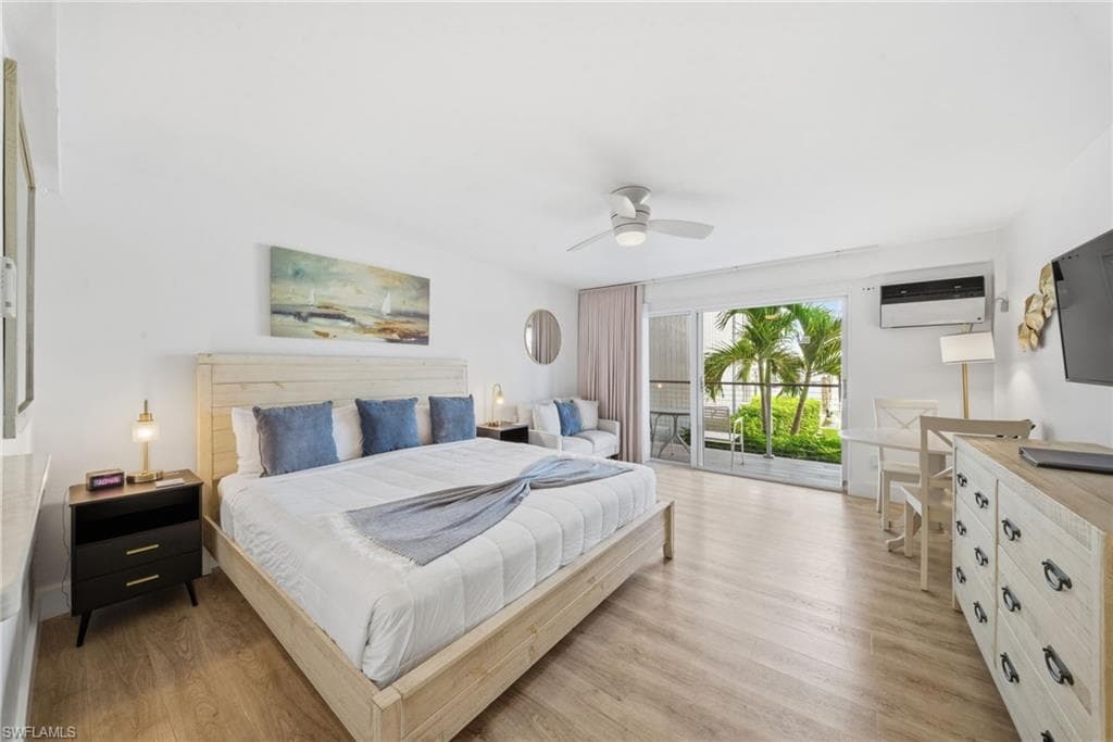 900 Broad AVE S 117 NAPLES, FL 34102