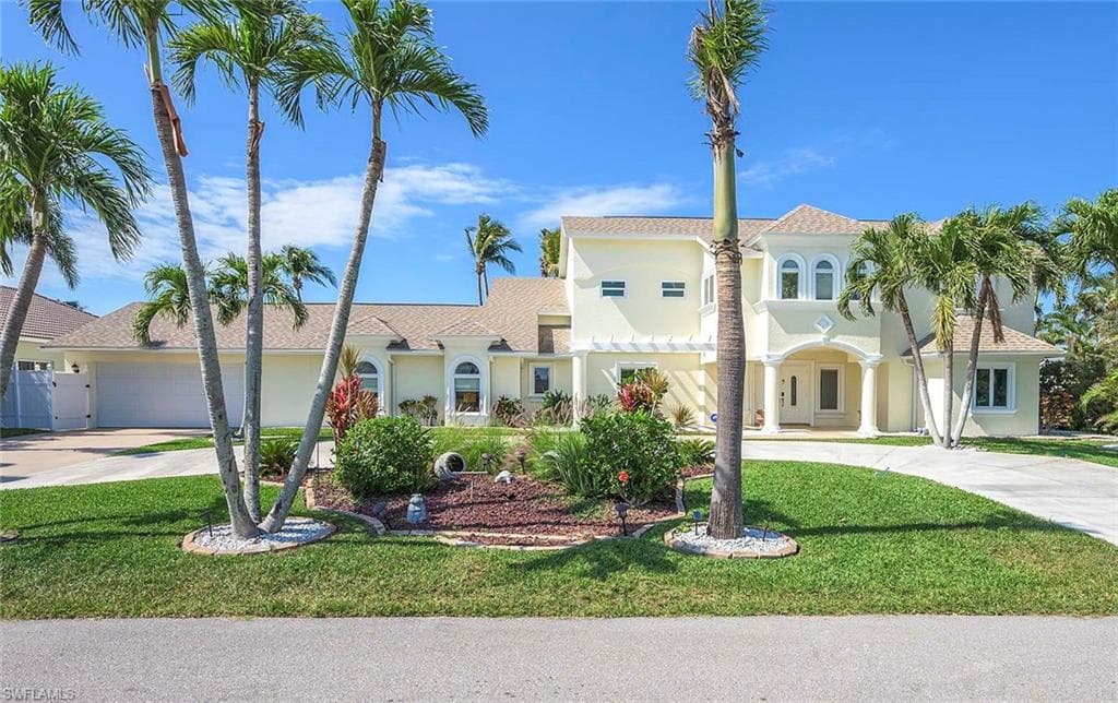 5208 SW 8th CT CAPE CORAL, FL 33914