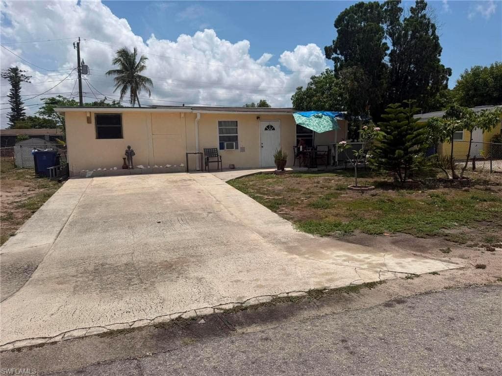 2204 Coronet ST FORT MYERS, FL 33907