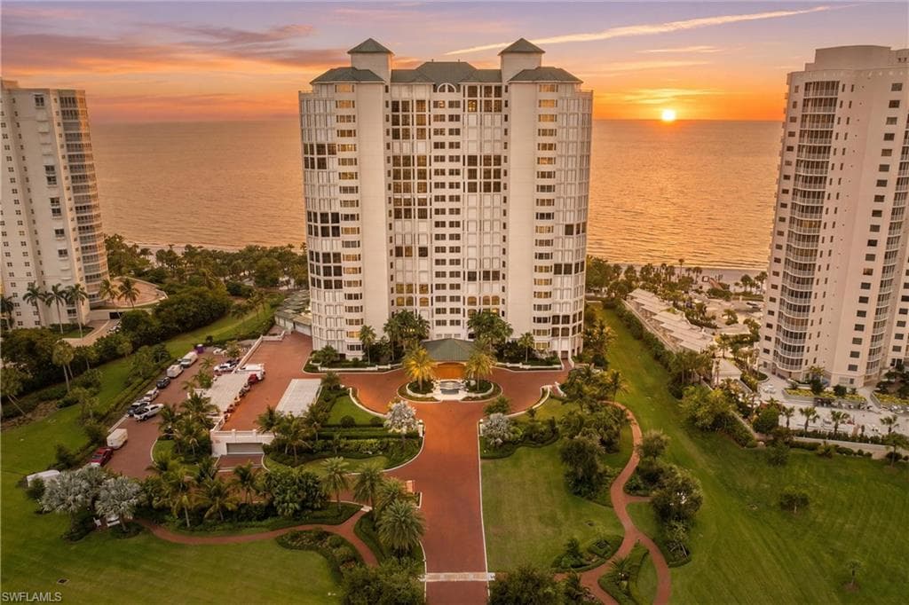 8171 Bay Colony DR 801 NAPLES, FL 34108