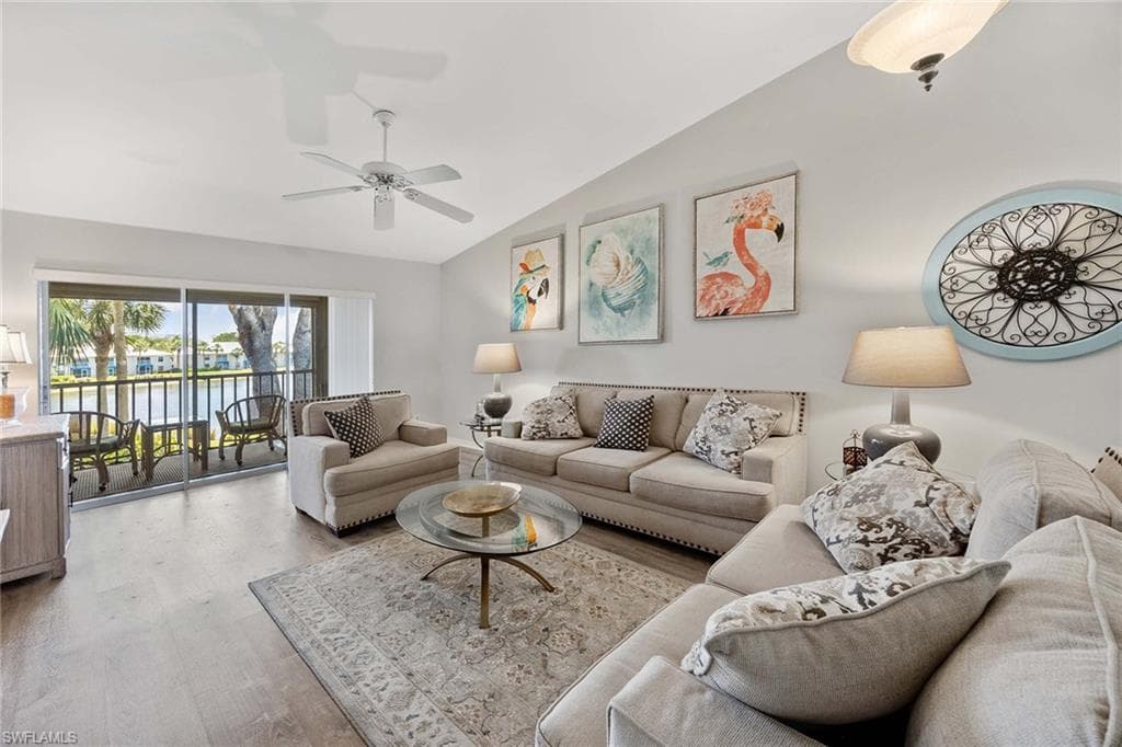 822 Gulf Pavillion DR 202 NAPLES, FL 34108