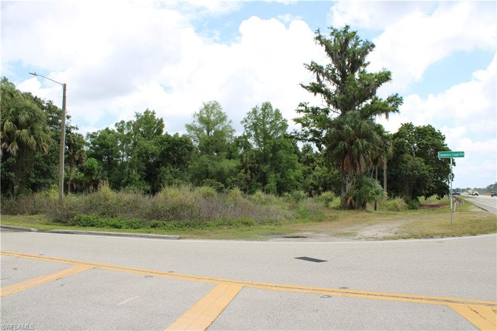 2643 Pine Island RD NE CAPE CORAL, FL 33909