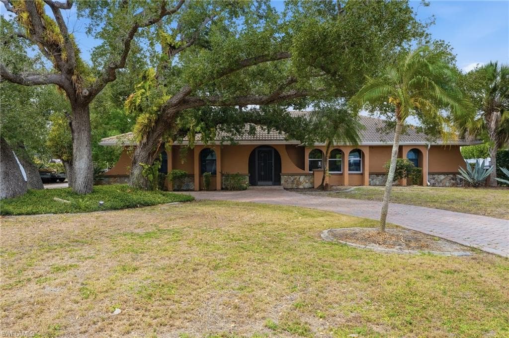 1860 Marina CIR NORTH FORT MYERS, FL 33903