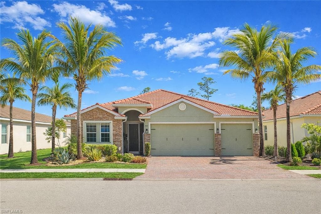 3161 Royal Gardens AVE FORT MYERS, FL 33916