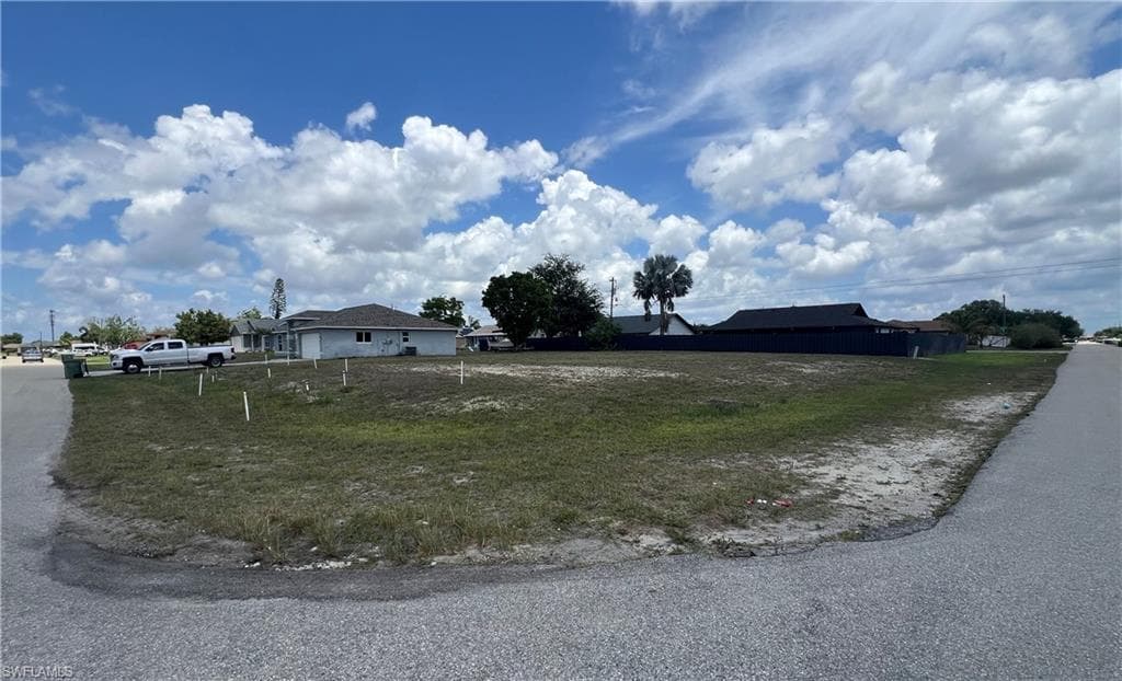 19 NE 9th PL CAPE CORAL, FL 33909
