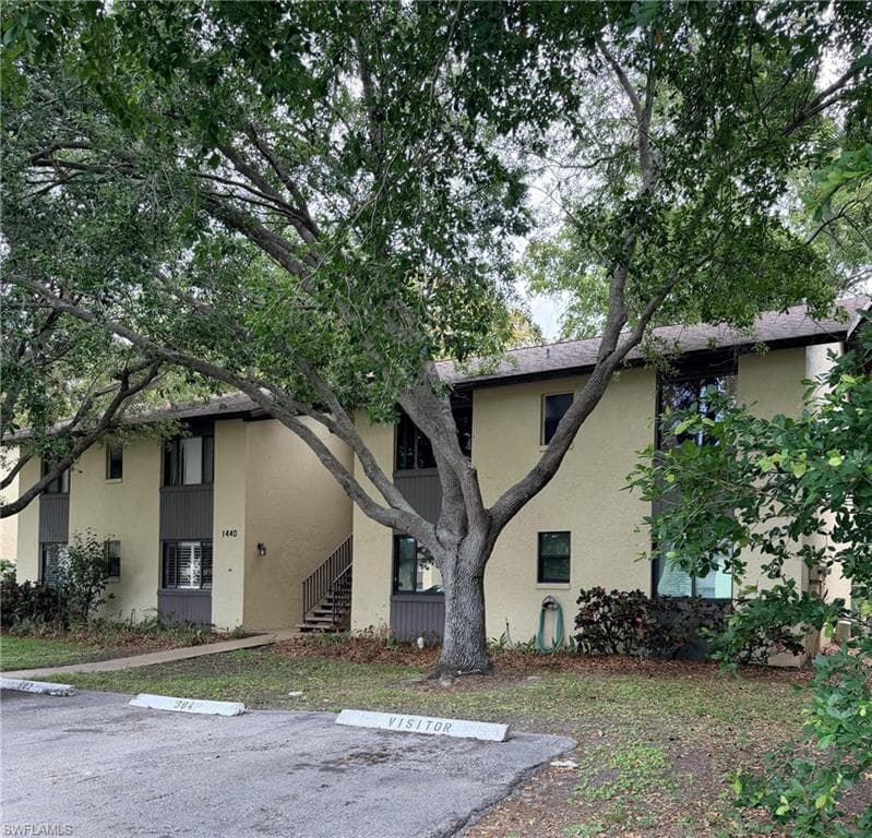 1440 Green Valley CIR 604 NAPLES, FL 34104