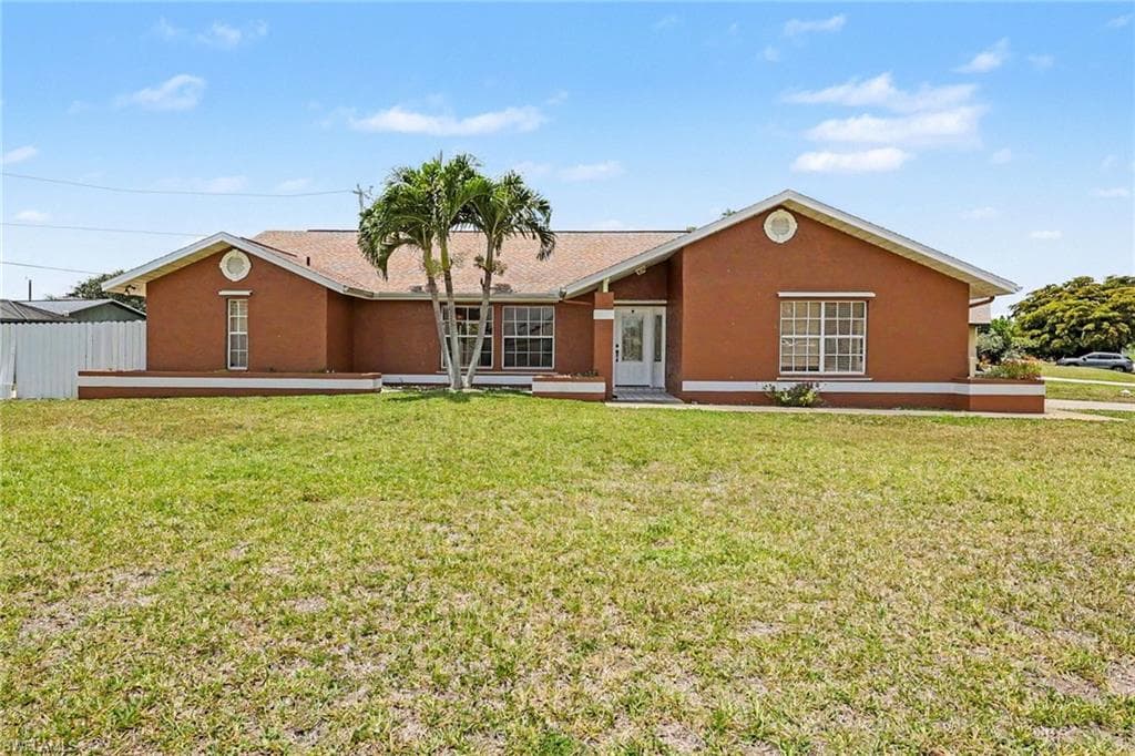 628 SE 21st LN CAPE CORAL, FL 33990