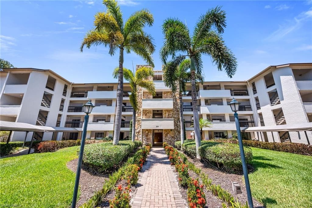 200 Wyndemere WAY B402 NAPLES, FL 34105