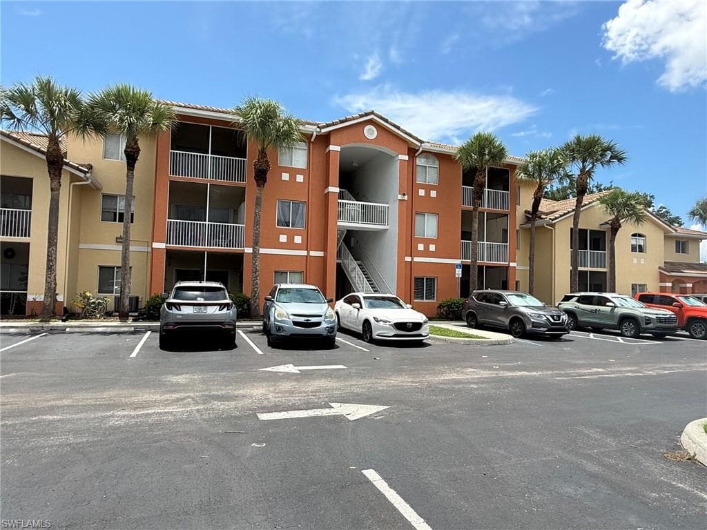 6490 Aragon WAY 106 FORT MYERS, FL 33966