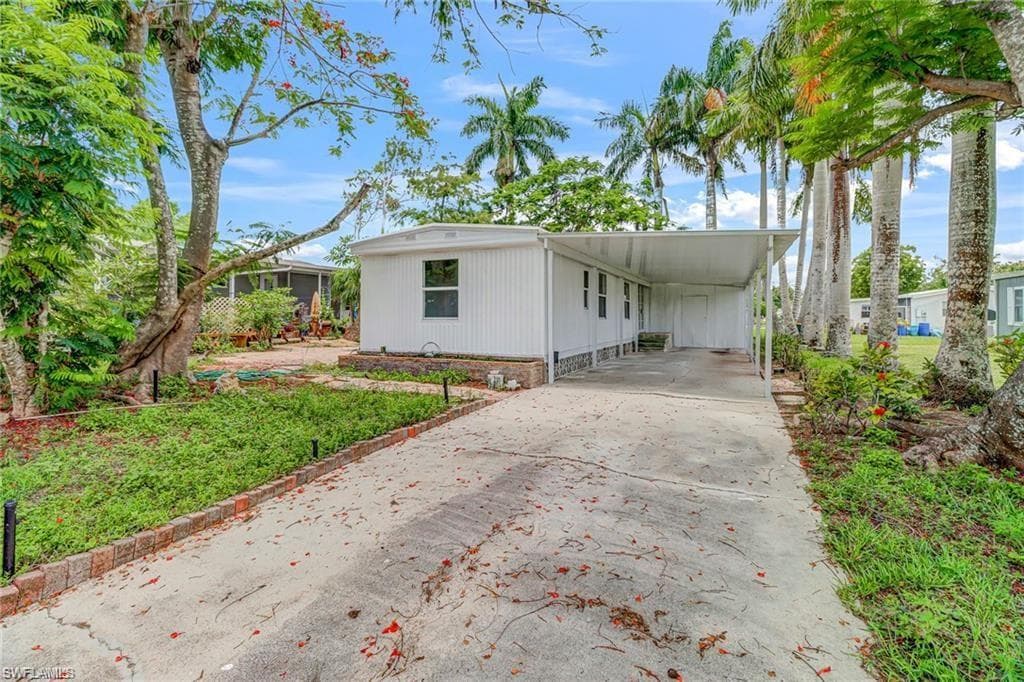120 Grassy Key LN 38 NAPLES, FL 34114