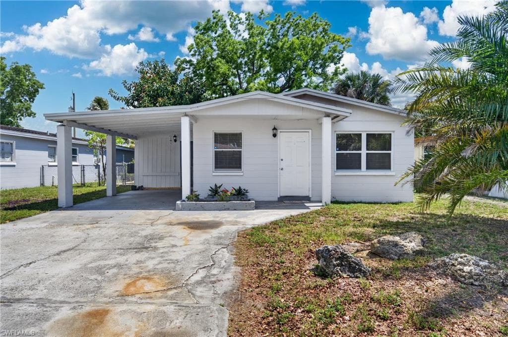 2992 Lafayette ST FORT MYERS, FL 33916