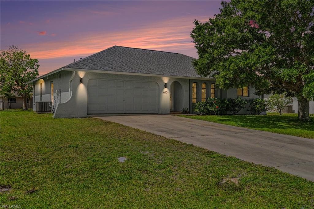 610 Retunda PKWY W CAPE CORAL, FL 33904