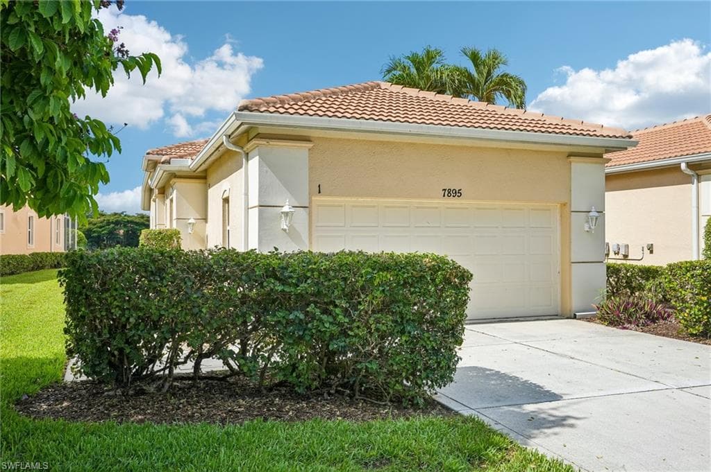 7895 Sanctuary CIR 117-1 NAPLES, FL 34104