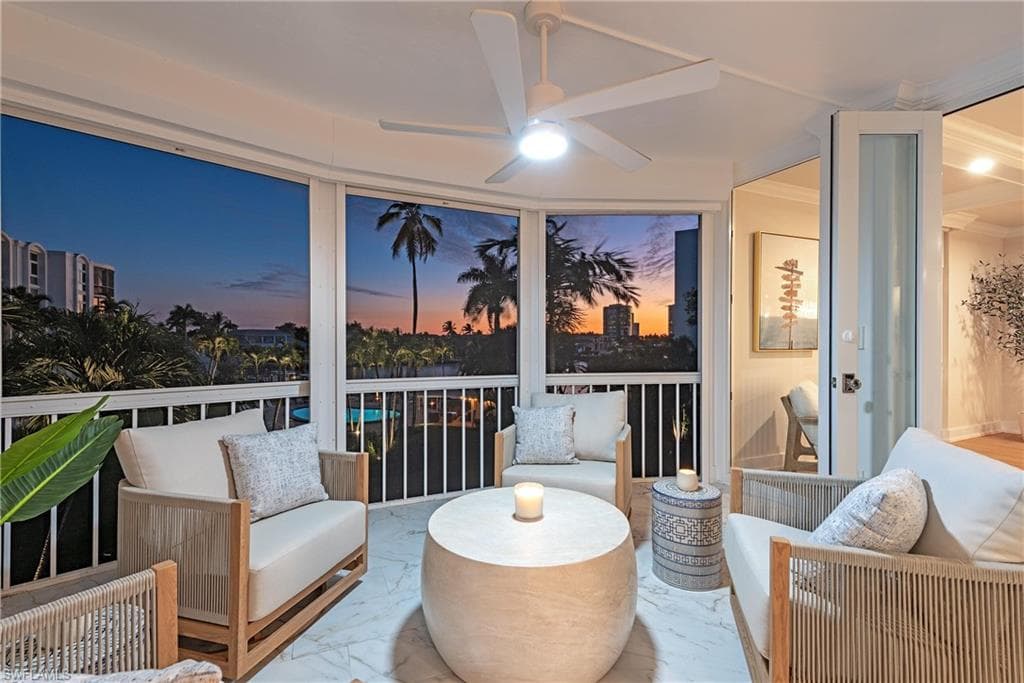 400 Park Shore DR 304 NAPLES, FL 34103