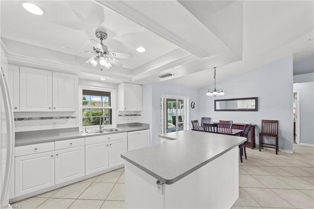 618 15th TER CAPE CORAL, FL 33990