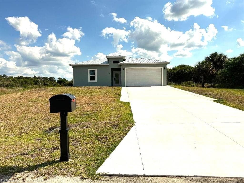 115 Lansing CIR LABELLE, FL 33935