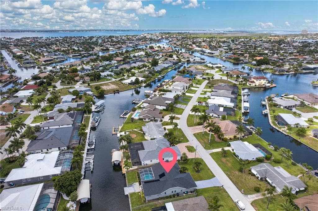 4933 Seville CT CAPE CORAL, FL 33904