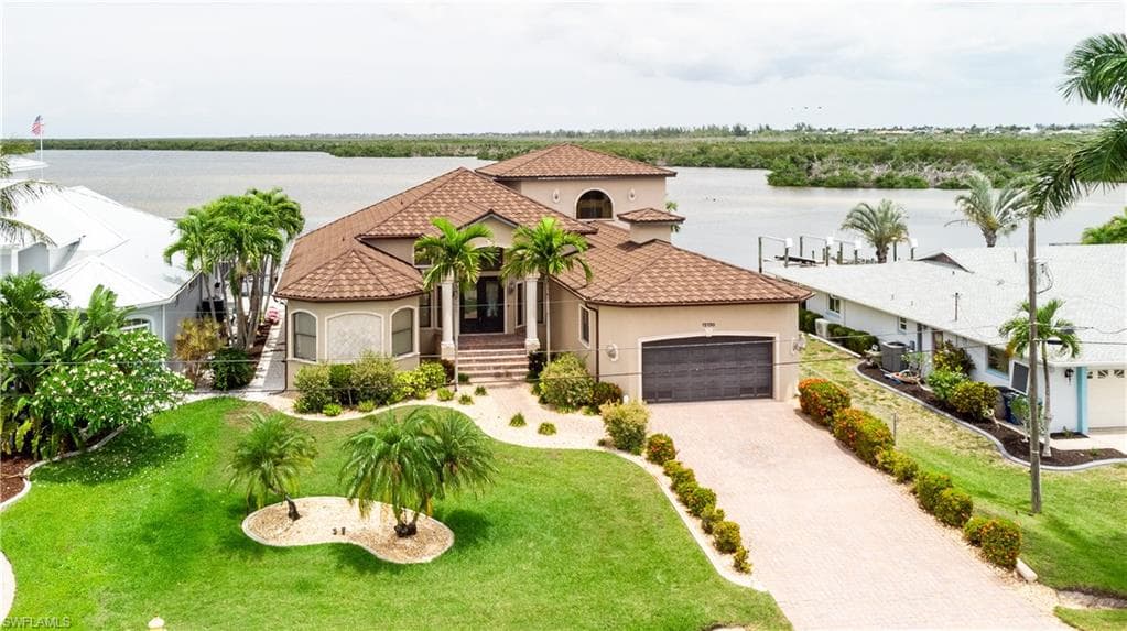 12130 Shoreview DR MATLACHA, FL 33993
