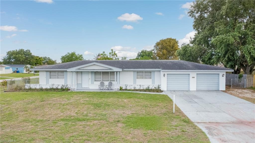 220 Punta Alta CT LEHIGH ACRES, FL 33936