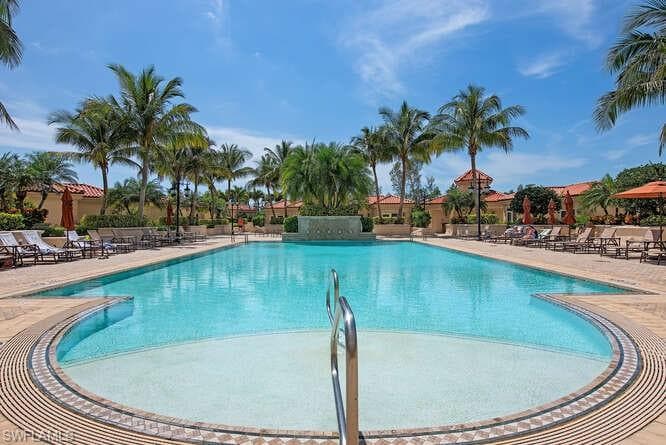 6597 NICHOLAS BLVD 1101 NAPLES, FL 34108