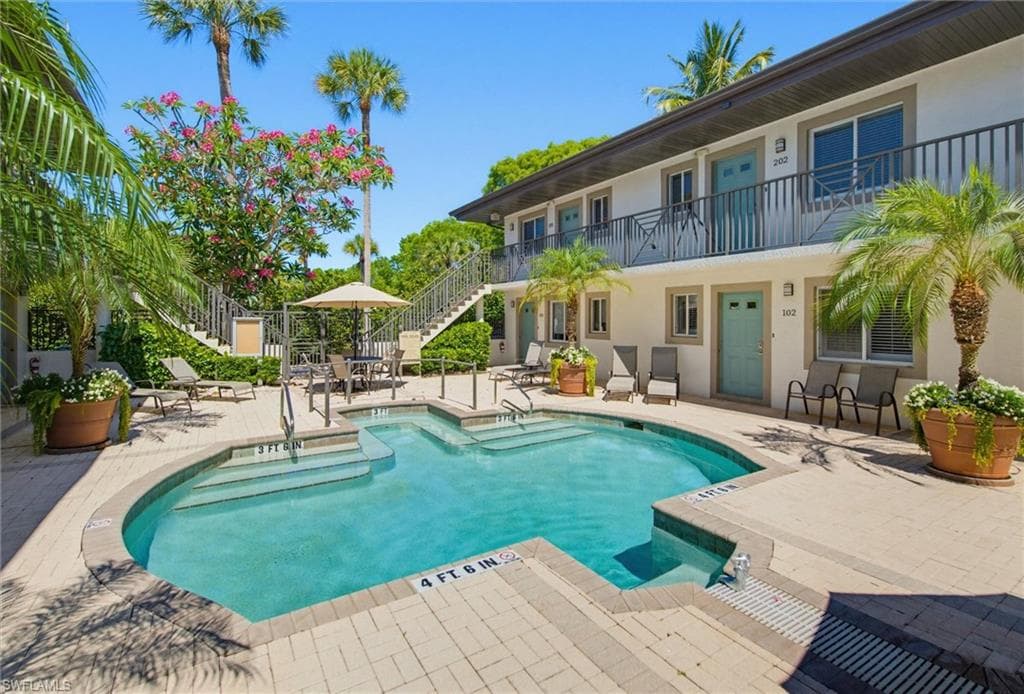 480 5th ST S 202 NAPLES, FL 34102