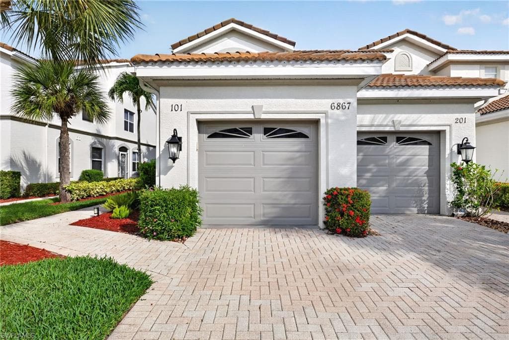 6867 Sterling Greens DR 101 NAPLES, FL 34104