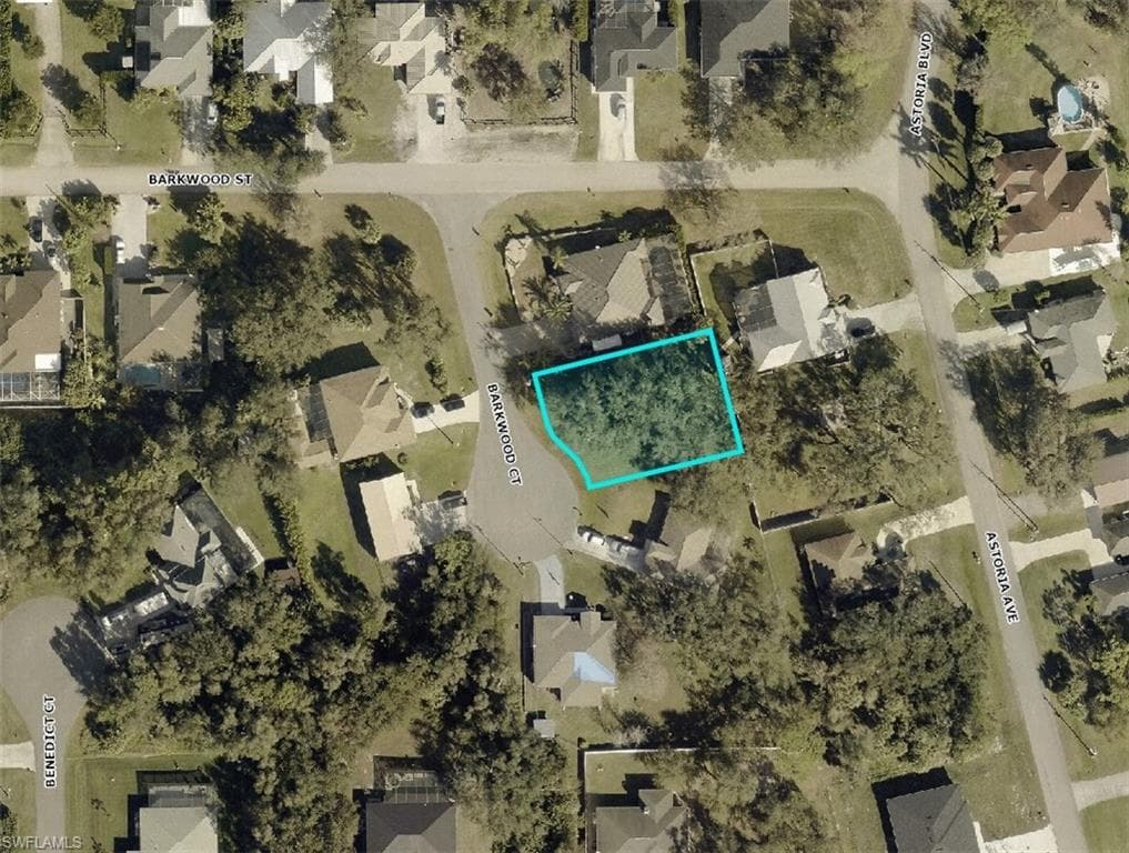 6121 Barkwood CT FORT MYERS, FL 33905