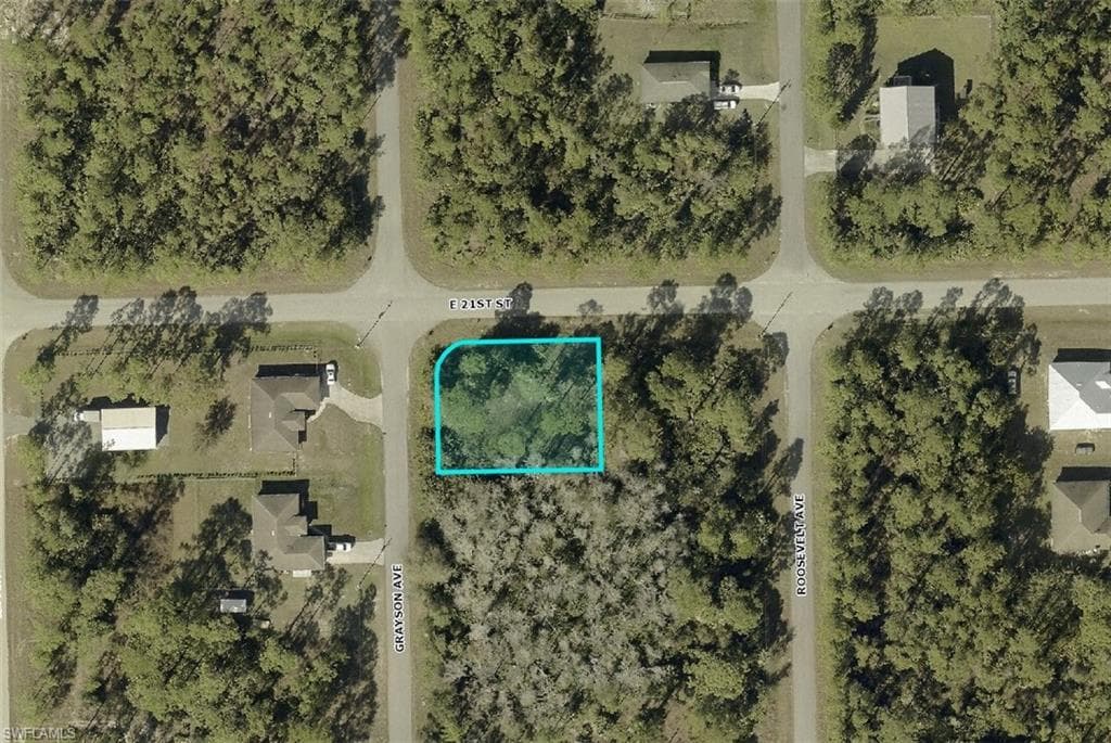 2024 Grayson AVE ALVA, FL 33920