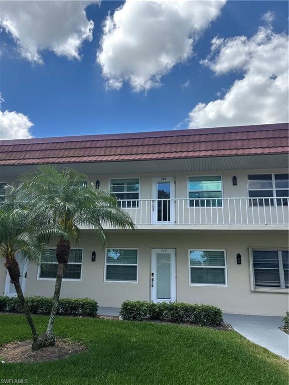 11 Vista Palm LN 204 VERO BEACH, FL 32962