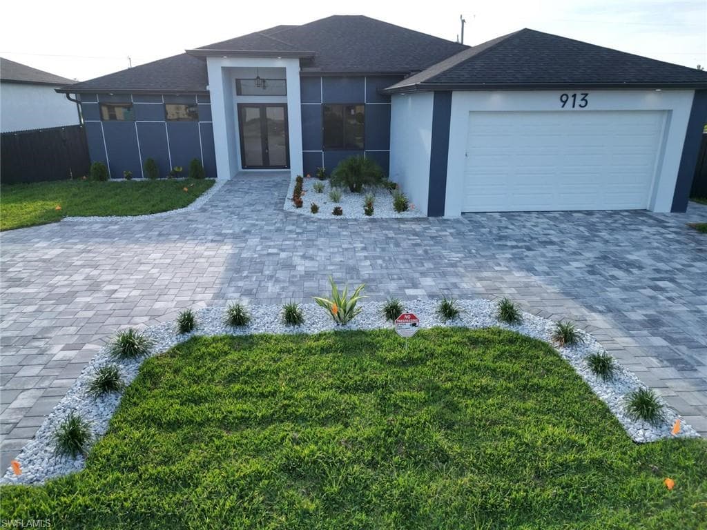 913 NE Juanita PL CAPE CORAL, FL 33909