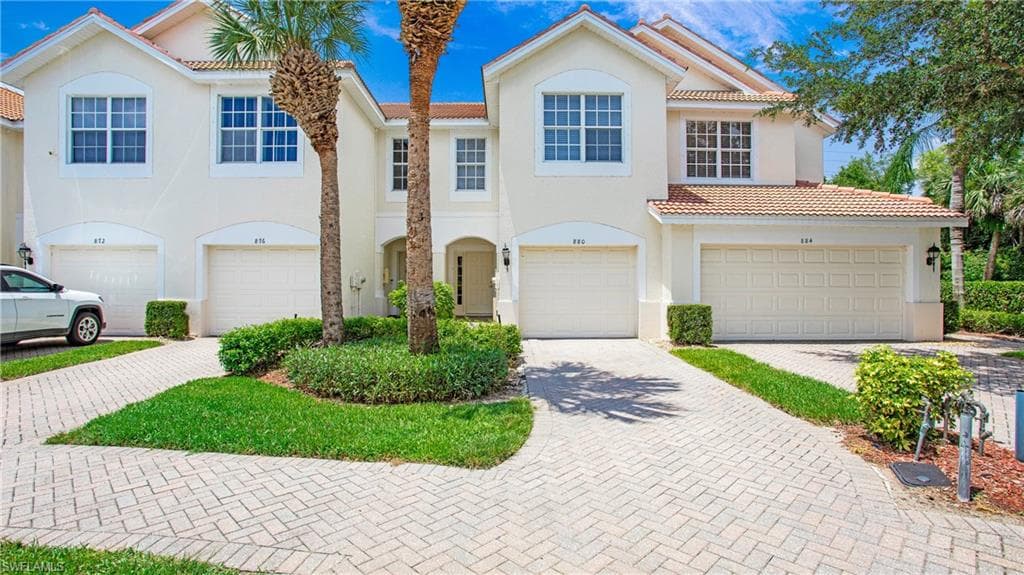 880 Hampton CIR NAPLES, FL 34105