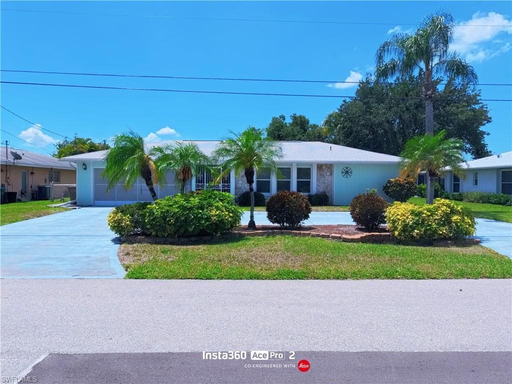 712 SE 32nd TER CAPE CORAL, FL 33904