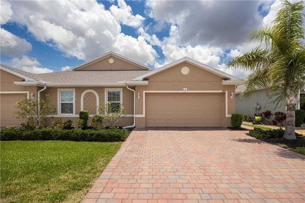 2052 Pigeon Plum WAY NORTH FORT MYERS, FL 33917