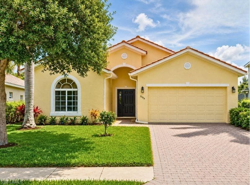 2506 Blackburn CIR CAPE CORAL, FL 33991