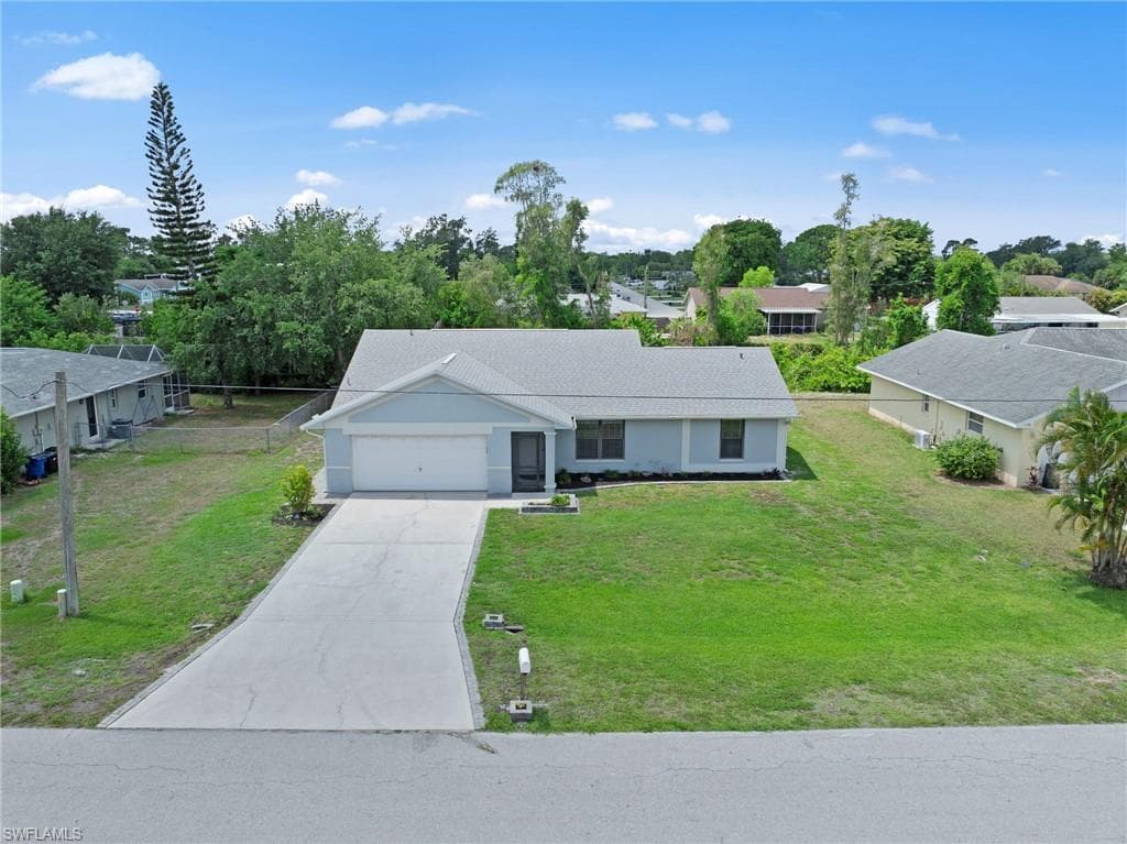 8484 Buena Vista RD FORT MYERS, FL 33967