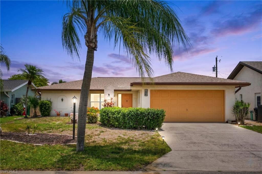 9708 Foxglove CIR FORT MYERS, FL 33919