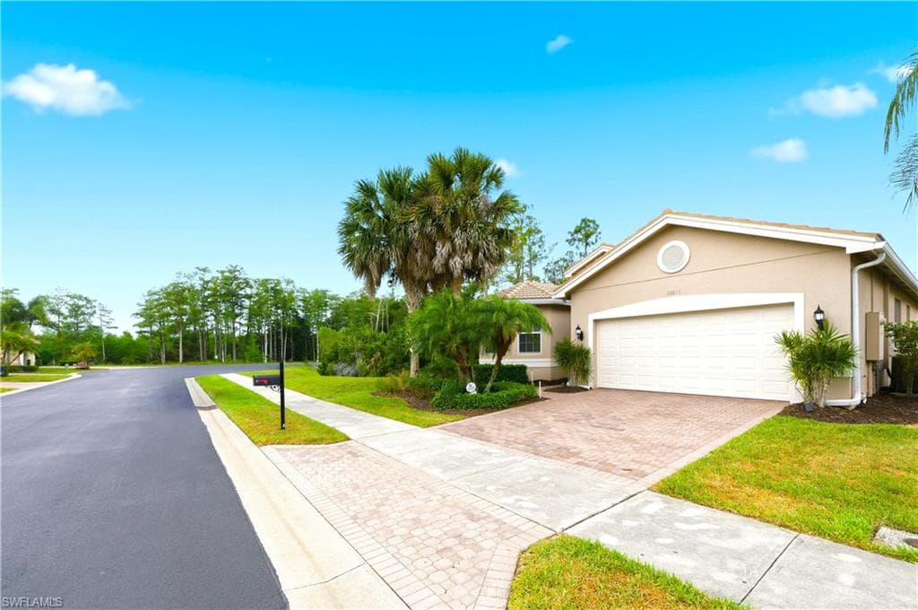 10051 Mimosa Silk DR FORT MYERS, FL 33913