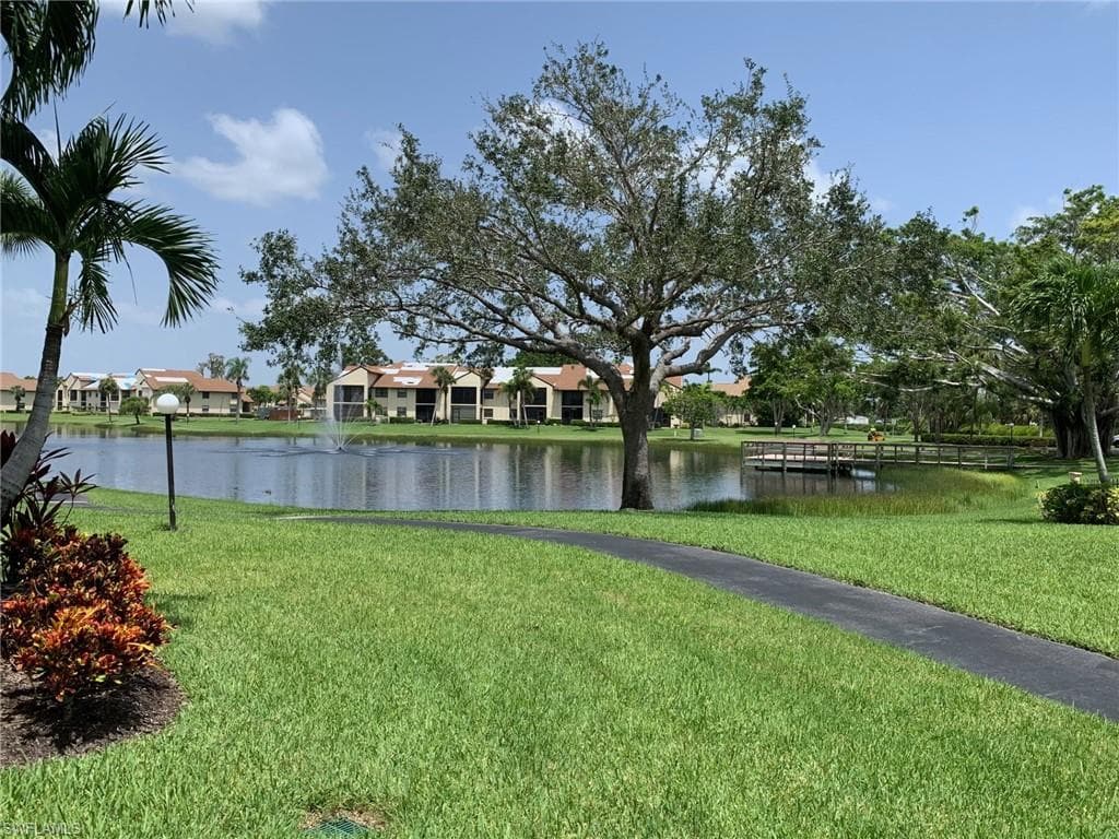 8715 Charter Club CIR 4 FORT MYERS, FL 33919