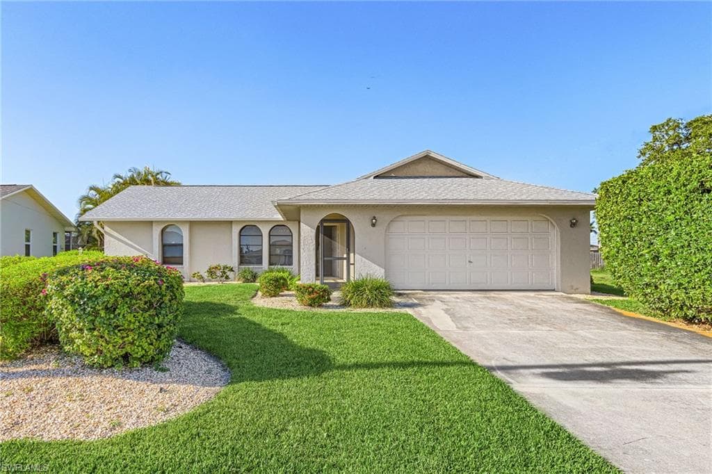 210 SW 43rd LN CAPE CORAL, FL 33914