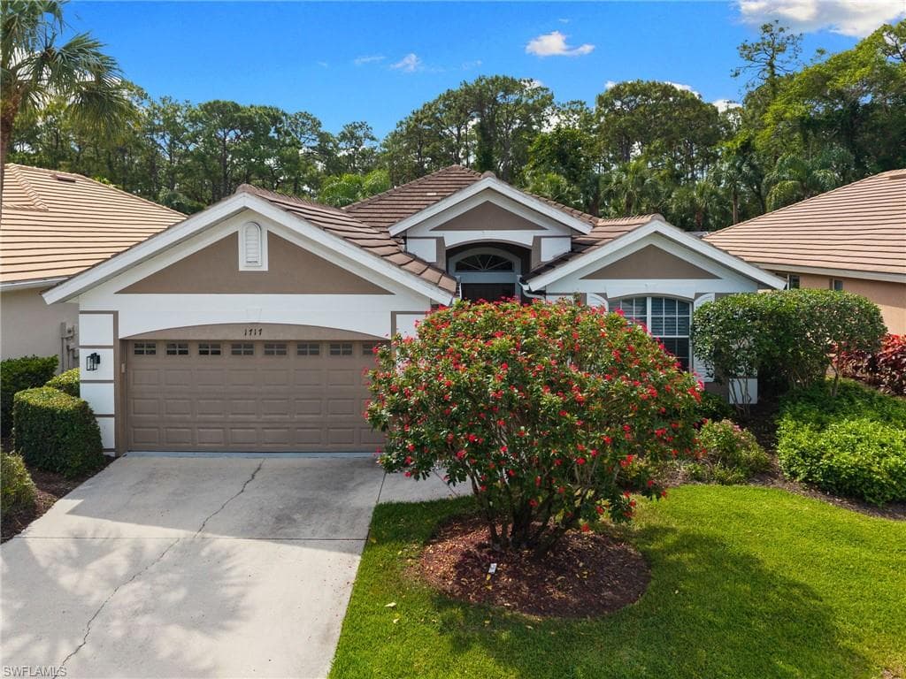 1717 Winding Oaks WAY NAPLES, FL 34109