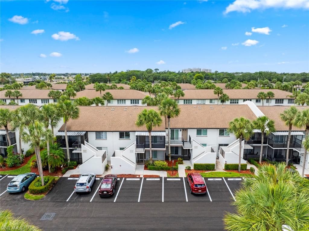 3532 Antarctic CIR 2216 NAPLES, FL 34112