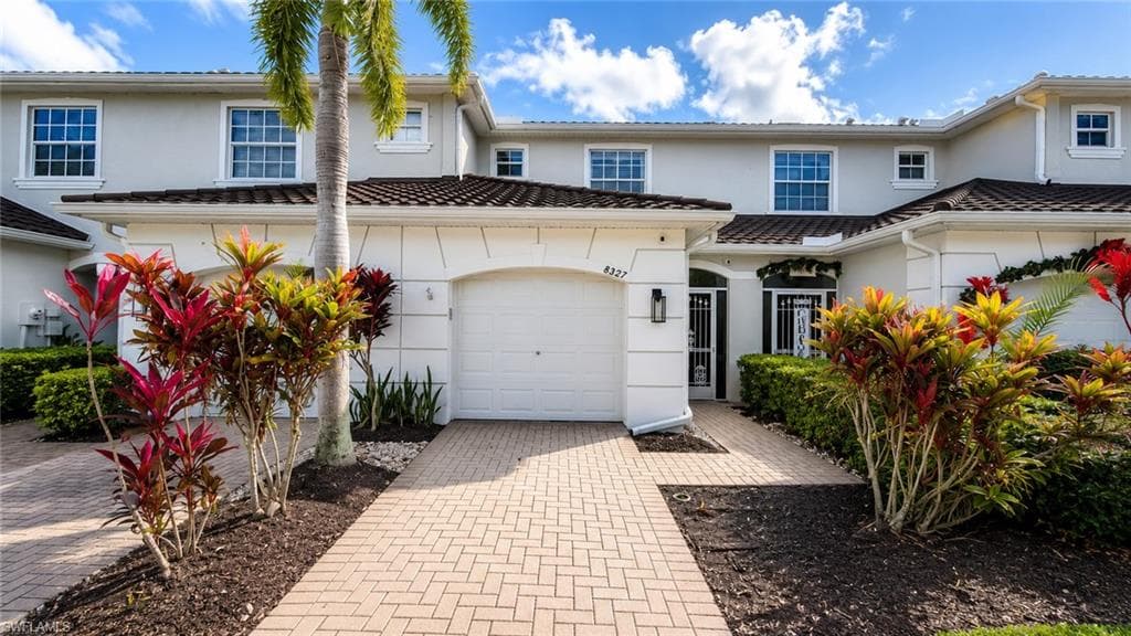 8527 Athena CT LEHIGH ACRES, FL 33971