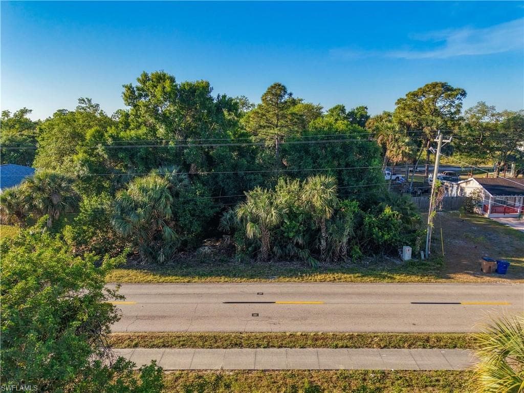 103 6th ST LEHIGH ACRES, FL 33972