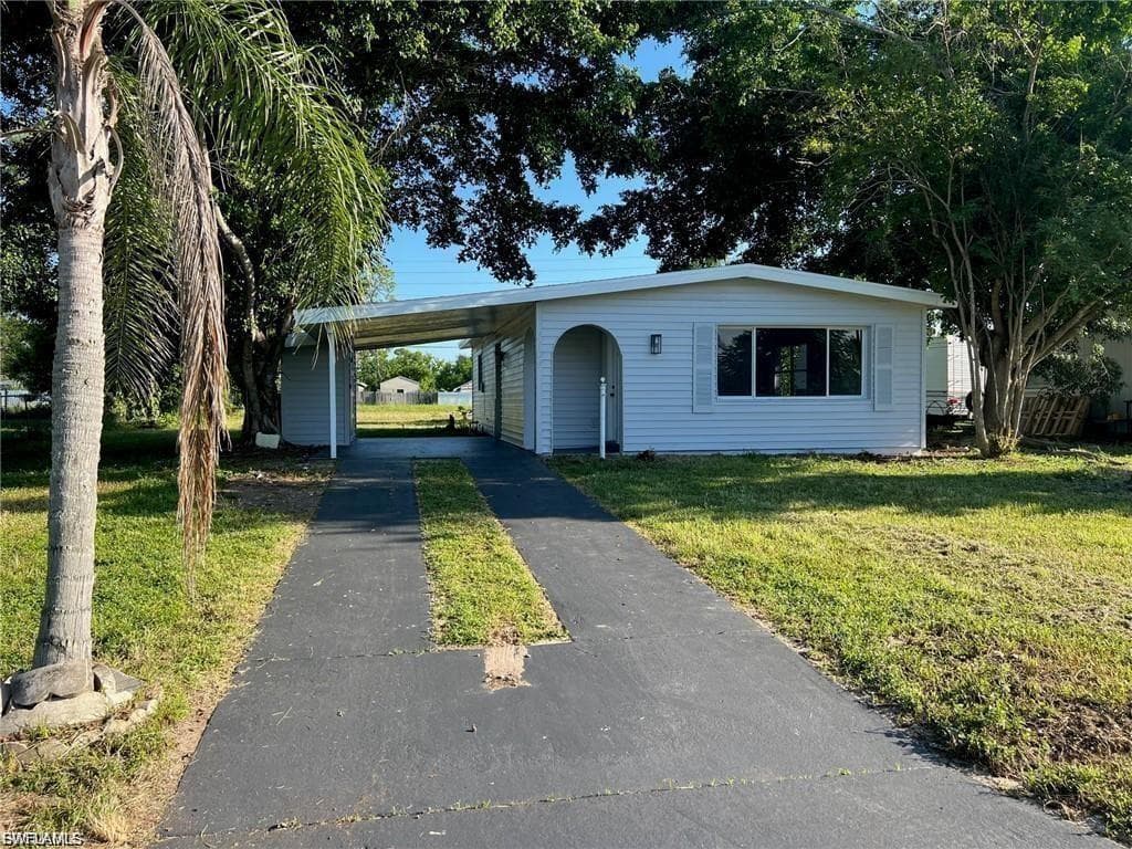 1109 Gifford AVE N LEHIGH ACRES, FL 33936