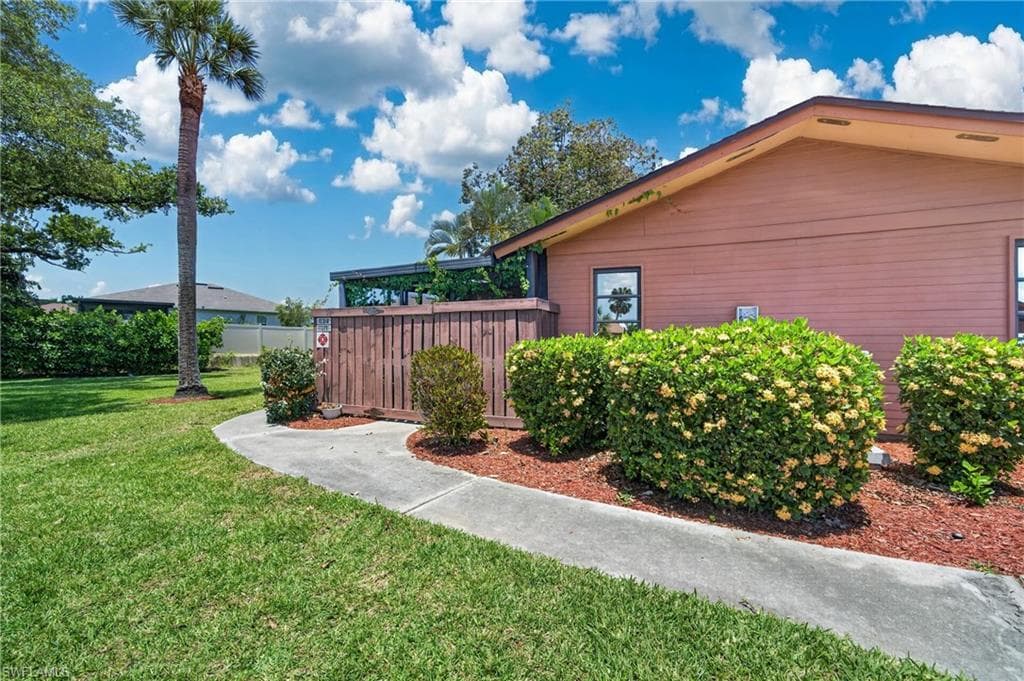 17318 Timber Oak LN FORT MYERS, FL 33908